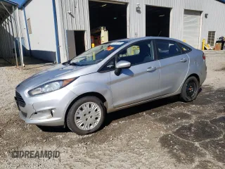 2018 Ford Fiesta S z VIN 3FADP4AJ0JM133583, wystawiony jako Copart lot #49156195 z przebiegiem 212 347 mil mil oraz Szkoda całkowita • Salvage title. Historia ofert i sprzedaży dostępna na DreamBid. Obrazek 1.