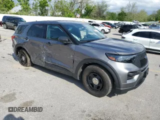 2022 Ford Police Interceptor Utility z VIN 1FM5K8AB1NGB50983, wystawiony jako Copart lot #52326285 z przebiegiem Nie podano mil oraz Szkoda całkowita • Salvage title. Historia ofert i sprzedaży dostępna na DreamBid. Obrazek 4.