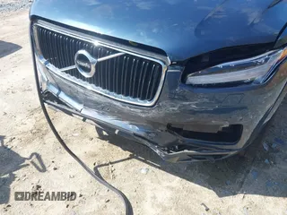 2018 Volvo XC90 Momentum with VIN YV4102PK7J1351715, listed as a IAAI auction lot 41901889 with 97,513 mi miles. Bid and sale history available at carsss.com. Image 6.