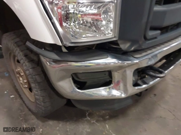 2015 Ford Super Duty F-250 SRW XLT with VIN 1FT7X2B60FEB13045, listed as a IAAI auction lot 41986898 with 299,377 mi miles. Bid and sale history available at carsss.com. Image 6.