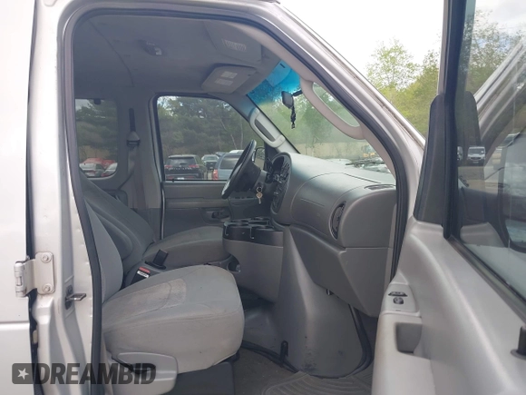 2006 Ford Econoline Passenger XL с VIN 1FBSS31L26HA46697, выставлен на аукционе IAAI как лот 42234645 с пробегом 143 198 миль миль и . История ставок и продаж доступна на DreamBid. Изображение 5.
