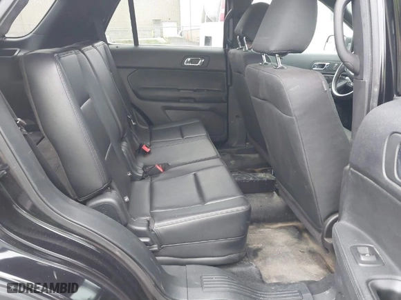 2019 Ford Police Interceptor Utility with VIN 1FM5K8AR8KGB23661, listed as a IAAI auction lot 41745072 with 199,251 mi miles. Bid and sale history available at carsss.com. Image 8.