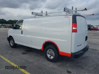 2022 GMC Savana Cargo Van with VIN 1GTW7AF75N1149215, listed as a IAAI auction lot 41307350 with 117,793 mi miles. Bid and sale history available at carsss.com. Image 3.