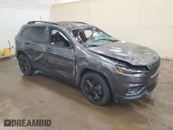 2020 Jeep Cherokee Latitude Plus z VIN 1C4PJMLB8LD605378, wystawiony jako Copart lot #49398185 z przebiegiem 78 125 mil mil oraz Nie do naprawy • Non repairable. Historia ofert i sprzedaży dostępna na DreamBid. Obrazek 4.
