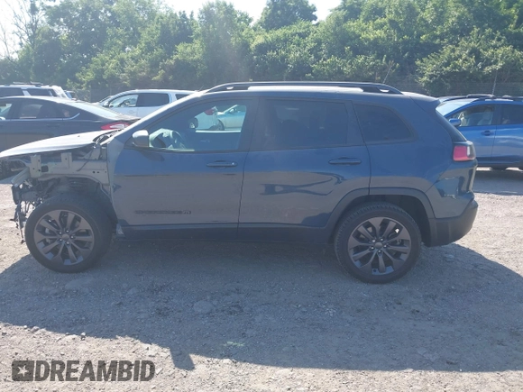 2021 Jeep Cherokee Latitude Lux z VIN 1C4PJMMX8MD205199, wystawiony jako IAAI lot #42556584 z przebiegiem 32 787 mil mil oraz . Historia ofert i sprzedaży dostępna na DreamBid. Obrazek 15.