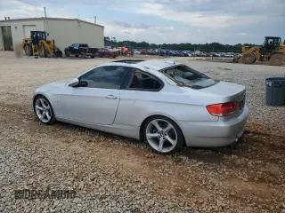 2009 BMW 3 Series 335i z VIN WBAWB73519P044563, wystawiony jako Copart lot #56112405 z przebiegiem 114 219 mil mil oraz Szkoda całkowita • Salvage title. Historia ofert i sprzedaży dostępna na DreamBid. Obrazek 2.