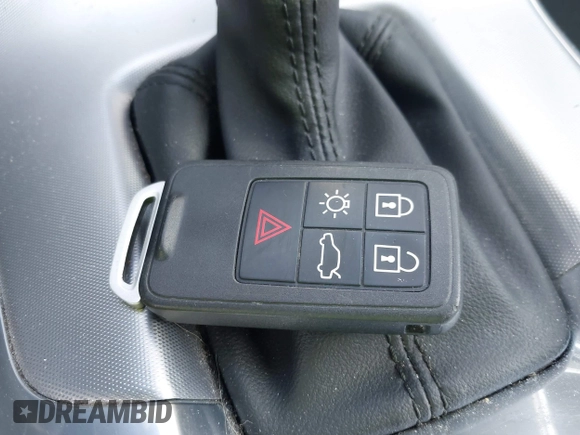 2017 Volvo S60 Dynamic с VIN YV140MTL2H2437104, выставлен на аукционе IAAI как лот 42398891 с пробегом 78 162 миль миль и . История ставок и продаж доступна на DreamBid. Изображение 11.