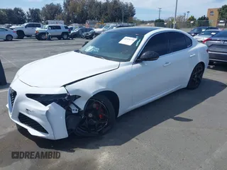 2019 Alfa Romeo Giulia z VIN ZARFAMAN4K7621122, wystawiony jako IAAI lot #41934779 z przebiegiem 57 246 mil mil oraz . Historia ofert i sprzedaży dostępna na DreamBid. Obrazek 17.