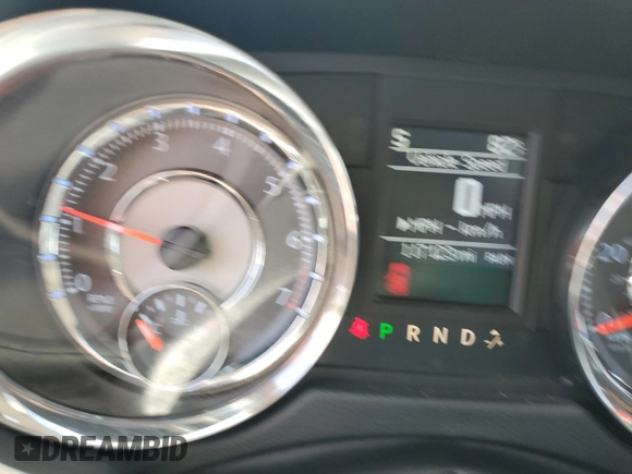 2015 Chrysler Town & Country Touring L with VIN 2C4RC1CG4FR609782, listed as a Copart auction lot 59926354 with 117,123 mi miles and Salvage Title. Bid and sale history available at DreamBid. Image 9.