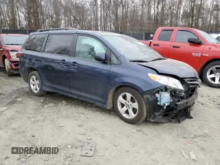 2018 Toyota Sienna LE Auto Access Seat with VIN 5TDKZ3DC8JS919442, listed as a Copart auction lot 46912425 with 0 mi miles and Salvage Title. Bid and sale history available at carsss.com. Image 4.