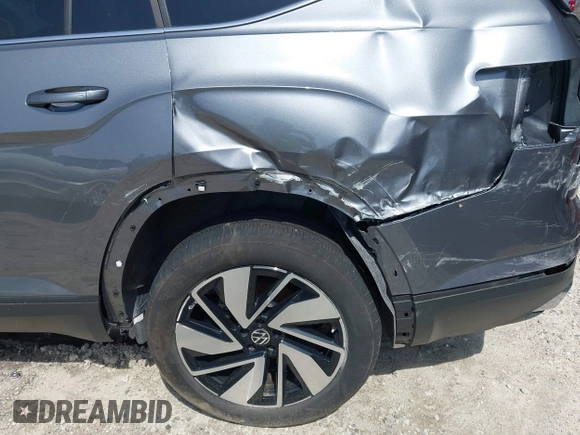 2025 Volkswagen Atlas SE with VIN 1V2HR2CA5SC501930, listed as a IAAI auction lot 42280025 with 8,026 mi miles and . Bid and sale history available at DreamBid. Image 18.
