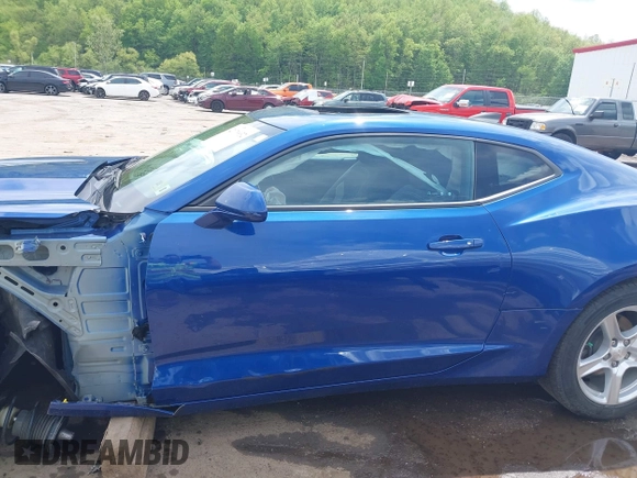 2019 Chevrolet Camaro 1LT z VIN 1G1FB1RX7K0151147, wystawiony jako IAAI lot #42179932 z przebiegiem 51 561 mil mil oraz . Historia ofert i sprzedaży dostępna na DreamBid. Obrazek 15.