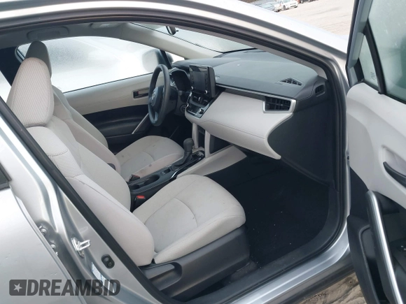 2022 Toyota Corolla Cross L with VIN 7MUAAABG4NV002202, listed as a IAAI auction lot 41890682 with 35,845 mi miles and . Bid and sale history available at DreamBid. Image 5.