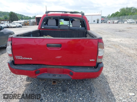 2015 Toyota Tacoma с VIN 3TMLU4EN5FM188212, выставлен на аукционе IAAI как лот 42319990 с пробегом 105 691 миль миль и . История ставок и продаж доступна на DreamBid. Изображение 16.