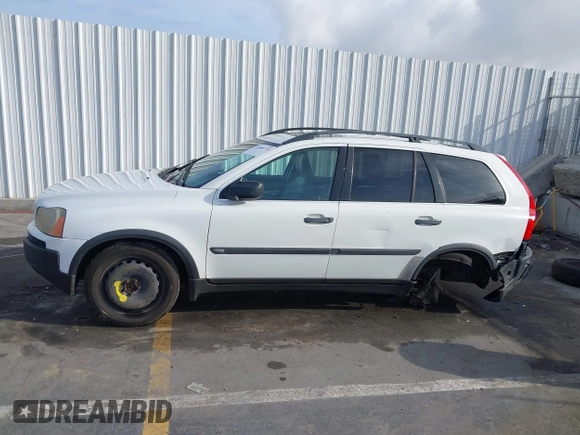 2005 Volvo XC90 with VIN YV1CY592651162430, listed as a IAAI auction lot 41809219 with 185,493 mi miles. Bid and sale history available at carsss.com. Image 14.