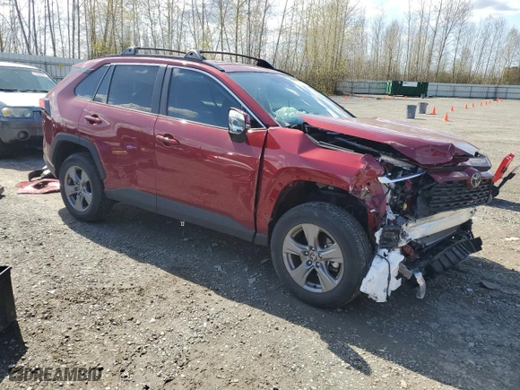 2022 Toyota RAV4 XLE with VIN 2T3P1RFV6NW256570, listed as a Copart auction lot 51862395 with 11,115 mi miles and Salvage Title. Bid and sale history available at carsss.com. Image 4.