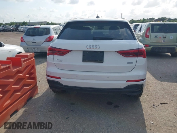 2022 Audi Q3 S line Premium z VIN WA1DECF34N1086088, wystawiony jako IAAI lot #42102694 z przebiegiem 81 530 mil mil oraz . Historia ofert i sprzedaży dostępna na DreamBid. Obrazek 16.
