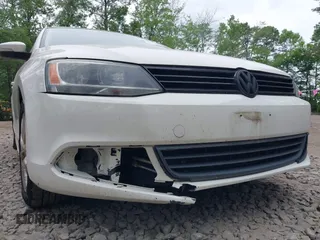 2012 Volkswagen Jetta SE с VIN 3VWDP7AJ0CM373096, выставлен на аукционе IAAI как лот 42426028 с пробегом 176 470 миль миль и . История ставок и продаж доступна на DreamBid. Изображение 14.