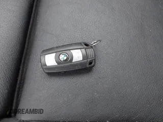 2011 BMW 3 Series 335i xDrive с VIN WBAPL5C53BA742364, выставлен на аукционе IAAI как лот 42604717 с пробегом 157 418 миль миль и . История ставок и продаж доступна на DreamBid. Изображение 11.