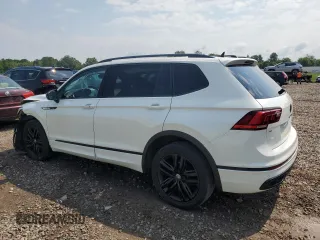 2022 Volkswagen Tiguan SE R-Line Black with VIN 3VV8B7AX8NM086889, listed as a Copart auction lot 63555865 with 32,919 mi miles and Salvage title. Bid and sale history available at DreamBid. Image 2.