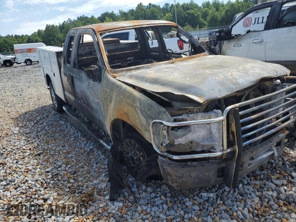 2006 Ford F-250 XL z VIN 1FTSX21576ED46732, wystawiony jako Copart lot #59038184 z przebiegiem Nie podano mil oraz Nie do naprawy • Non repairable. Historia ofert i sprzedaży dostępna na DreamBid. Obrazek 4.