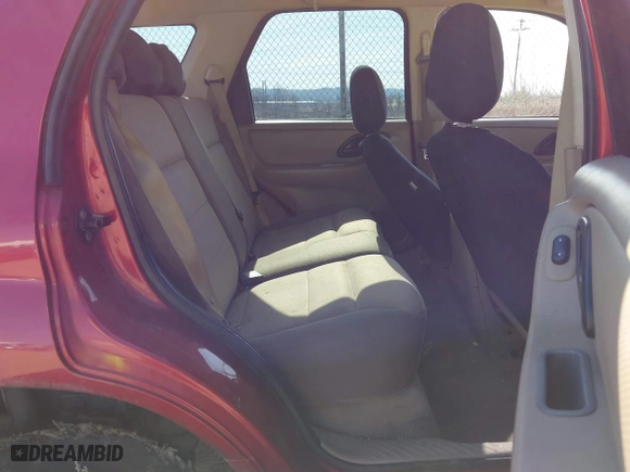 2005 Ford Escape XLS Value with VIN 1FMYU92Z95KB05652, listed as a IAAI auction lot 41782132 with 181,190 mi miles. Bid and sale history available at carsss.com. Image 8.
