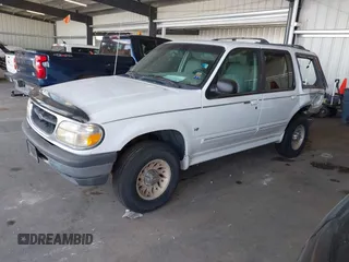 1998 Ford Explorer XLT с VIN 1FMZU35P2WZA90450, выставлен на аукционе IAAI как лот 42242629 с пробегом 179 513 миль миль и . История ставок и продаж доступна на DreamBid. Изображение 2.