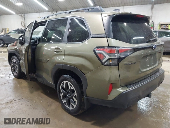 2025 Subaru Forester Premium with VIN JF2SLDDC9SH438517, listed as a IAAI auction lot 42503076 with 7,773 mi miles and . Bid and sale history available at DreamBid. Image 3.