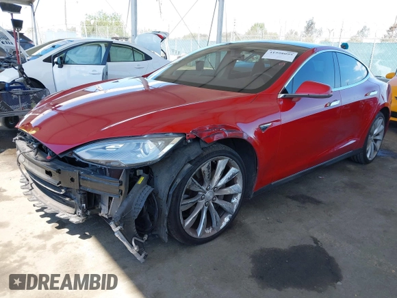 2013 Tesla Model S with VIN 5YJSA1DN8DFP25774, listed as a IAAI auction lot 41998095 with 135,671 mi miles and . Bid and sale history available at carsss.com. Image 20.