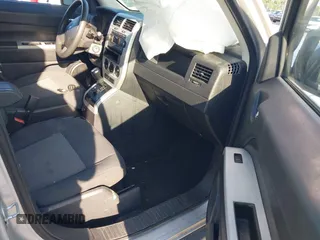 2008 Jeep Patriot Sport with VIN 1J8FT28W08D589442, listed as a IAAI auction lot 42063006 with 265,904 mi miles. Bid and sale history available at carsss.com. Image 5.