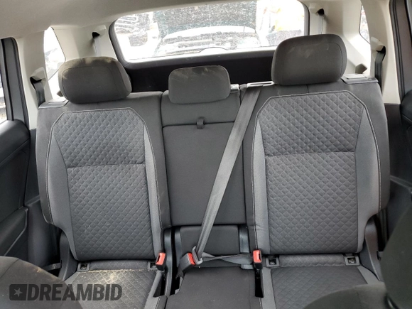 2021 Volkswagen Tiguan S z VIN 3VV1B7AX5MM062422, wystawiony jako Copart lot #54876425 z przebiegiem 114 550 mil mil oraz Nie do naprawy • Non repairable. Historia ofert i sprzedaży dostępna na DreamBid. Obrazek 10.