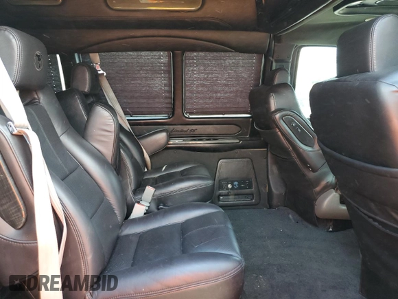 2018 GMC Savana Cargo z VIN 1GTW7BFG3J1162190, wystawiony jako Copart lot #68281014 z przebiegiem 83 733 mil mil oraz Nie do naprawy • Non repairable. Historia ofert i sprzedaży dostępna na DreamBid. Obrazek 11.