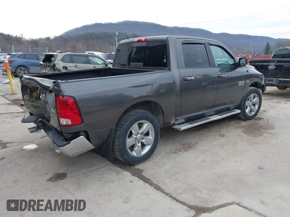 2015 Ram 1500 Big Horn z VIN 1C6RR7LT1FS520269, wystawiony jako IAAI lot #41706251 z przebiegiem 116 309 mil mil oraz . Historia ofert i sprzedaży dostępna na DreamBid. Obrazek 4.