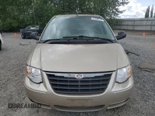 2007 Chrysler Town & Country Touring z VIN 2A4GP54L17R279349, wystawiony jako Copart lot #61488175 z przebiegiem 93 924 mil mil oraz Szkoda całkowita • Salvage title. Historia ofert i sprzedaży dostępna na DreamBid. Obrazek 5.