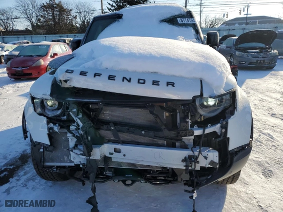 2024 Land Rover Defender S with VIN SALEJ7EX6R2347361, listed as a Copart auction lot 87747555 with 4,176 mi miles and Salvage Title. Bid and sale history available at carsss.com. Image 5.