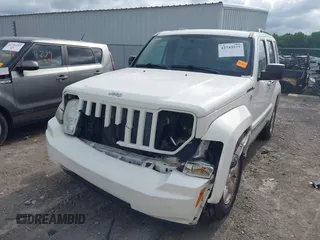 2010 Jeep Liberty Sport z VIN 1J4PN2GKXAW113367, wystawiony jako IAAI lot #42743577 z przebiegiem 118 063 mil mil oraz . Historia ofert i sprzedaży dostępna na DreamBid. Obrazek 6.