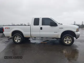 2007 Ford F-250 XL z VIN 1FTSX21P17EA71376, wystawiony jako IAAI lot #41729993 z przebiegiem 262 396 mil mil oraz . Historia ofert i sprzedaży dostępna na DreamBid. Obrazek 13.