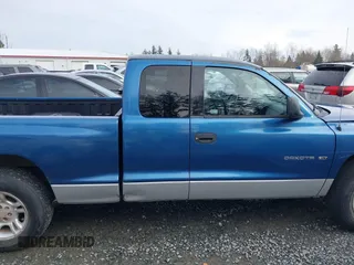2001 Dodge Dakota Sport with VIN 1B7GL22N61S345811, listed as a IAAI auction lot 41676836 with 189,484 mi miles. Bid and sale history available at carsss.com. Image 13.