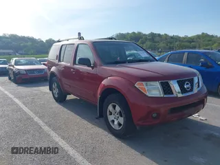 2007 Nissan Pathfinder S z VIN 5N1AR18UX7C647419, wystawiony jako IAAI lot #42121089 z przebiegiem 120 977 mil mil oraz . Historia ofert i sprzedaży dostępna na DreamBid. Obrazek 1.