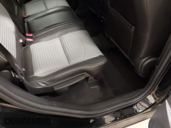 2017 Ford Escape SE with VIN 1FMCU9G98HUE31244, listed as a IAAI auction lot 40985971 with 88,067 mi miles. Bid and sale history available at carsss.com. Image 8.