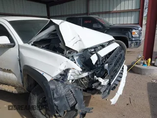 2021 Toyota Tacoma SR z VIN 3TMCZ5AN4MM373247, wystawiony jako IAAI lot #41982617 z przebiegiem 45 692 mil mil oraz . Historia ofert i sprzedaży dostępna na DreamBid. Obrazek 17.