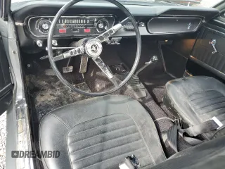 1965 Ford Mustang z VIN 5F07D164390, wystawiony jako Copart lot #81751974 z przebiegiem 701 957 mil mil oraz Szkoda całkowita • Salvage title. Historia ofert i sprzedaży dostępna na DreamBid. Obrazek 8.