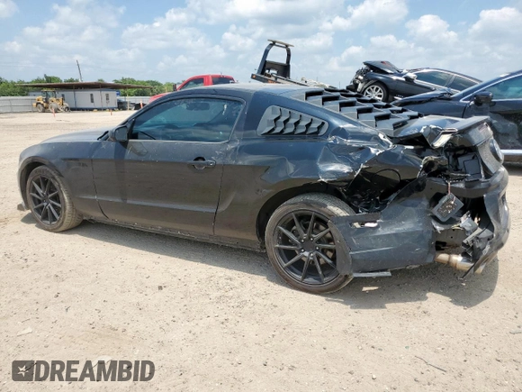 2014 Ford Mustang V6 z VIN 1ZVBP8AM5E5240978, wystawiony jako Copart lot #58018635 z przebiegiem 176 267 mil mil oraz Szkoda całkowita • Salvage title. Historia ofert i sprzedaży dostępna na DreamBid. Obrazek 2.