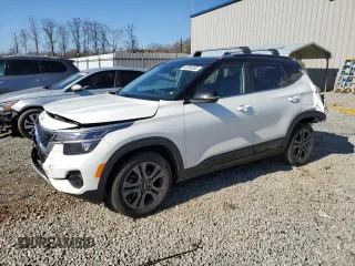 2023 Kia Seltos S z VIN KNDEU2AA5P7384758, wystawiony jako Copart lot #43904855 z przebiegiem 48 559 mil mil oraz Szkoda całkowita • Salvage title. Historia ofert i sprzedaży dostępna na DreamBid. Obrazek 1.