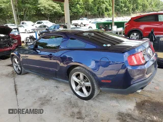 2012 Ford Mustang Premium с VIN 1ZVBP8AMXC5255571, выставлен на аукционе Copart как лот 61208395 с пробегом 176 102 миль миль и Списание • Salvage title. История ставок и продаж доступна на DreamBid. Изображение 2.