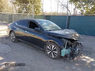 2019 Nissan Altima 2.5 SL with VIN 1N4BL4EV8KC255630, listed as a IAAI auction lot 41394649 with 111,728 mi miles. Bid and sale history available at carsss.com. Image 1.