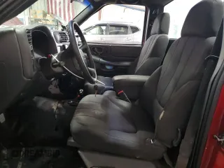 2003 GMC Sonoma SLS with VIN 1GTCS14H138149133, listed as a Copart auction lot 73502704 with 153,008 mi miles and Salvage Title. Bid and sale history available at DreamBid. Image 7.