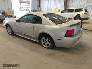 2001 Ford Mustang Standard with VIN 1FAFP40441F231441, listed as a IAAI auction lot 41973346 with 152,084 mi miles. Bid and sale history available at carsss.com. Image 3.