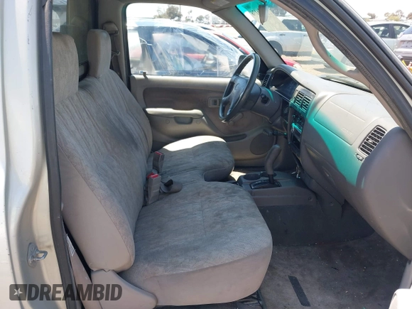 2001 Toyota Tacoma z VIN 5TENL42N11Z856292, wystawiony jako IAAI lot #42226178 z przebiegiem 333 577 mil mil oraz . Historia ofert i sprzedaży dostępna na DreamBid. Obrazek 8.