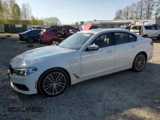 2018 BMW 5 Series 530e z VIN WBAJA9C56JG623271, wystawiony jako Copart lot #52726665 z przebiegiem 63 248 mil mil oraz Szkoda całkowita • Salvage title. Historia ofert i sprzedaży dostępna na DreamBid. Obrazek 1.